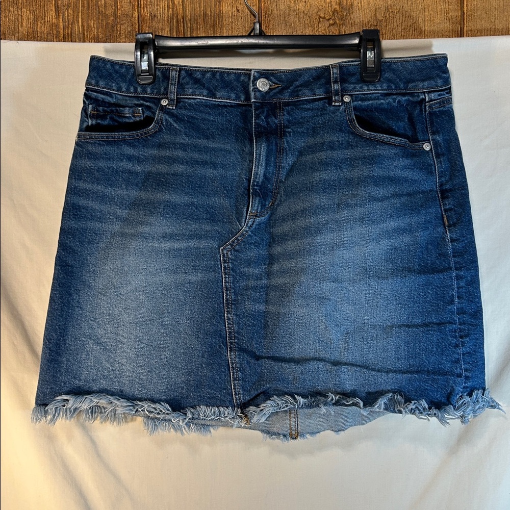 Lift Woman’s Denim Frayed Hem Skirt